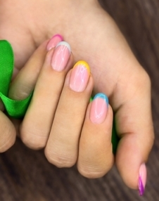 DIY-nail-art-bright-french-manicure
